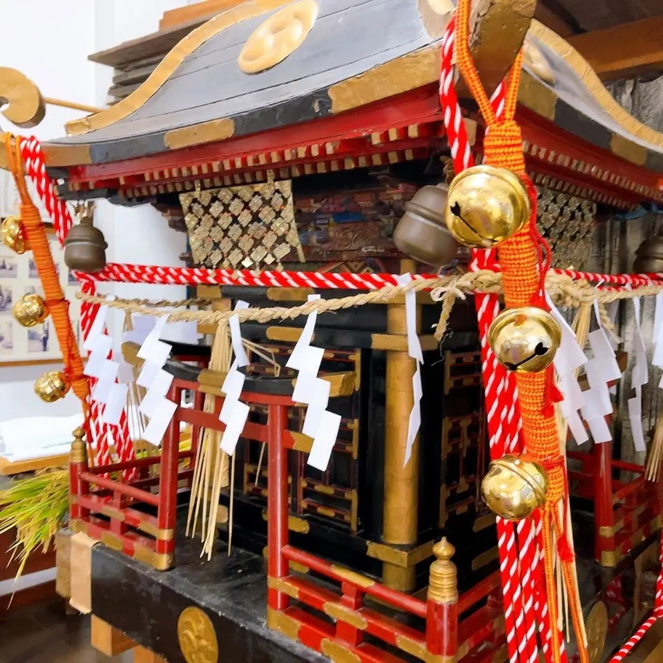 お神輿の画像